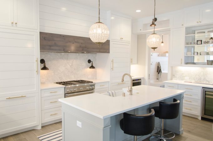 Streamline Your Home with These 15 Simple and Fast Decluttering Tips aaron huber G7sE2S4Lab4 unsplash 680x450 1 - Streamline Your Home with These 15 Simple and Fast Decluttering Tips