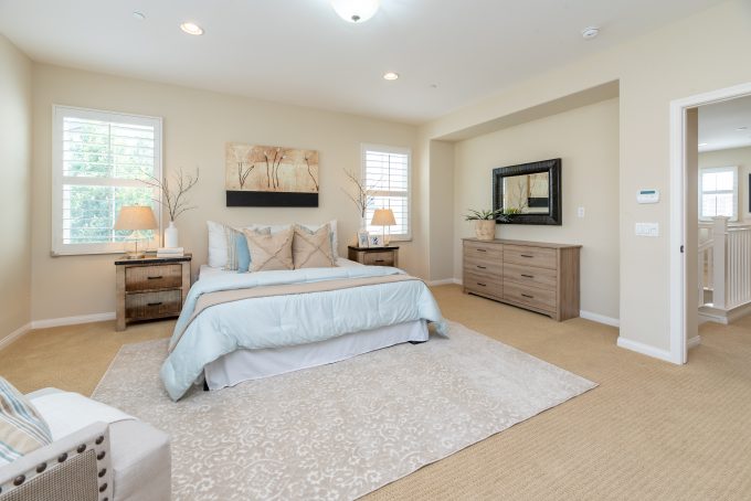 Streamline Your Home with These 15 Simple and Fast Decluttering Tips bedroom 2631746 680x454 1 - Streamline Your Home with These 15 Simple and Fast Decluttering Tips